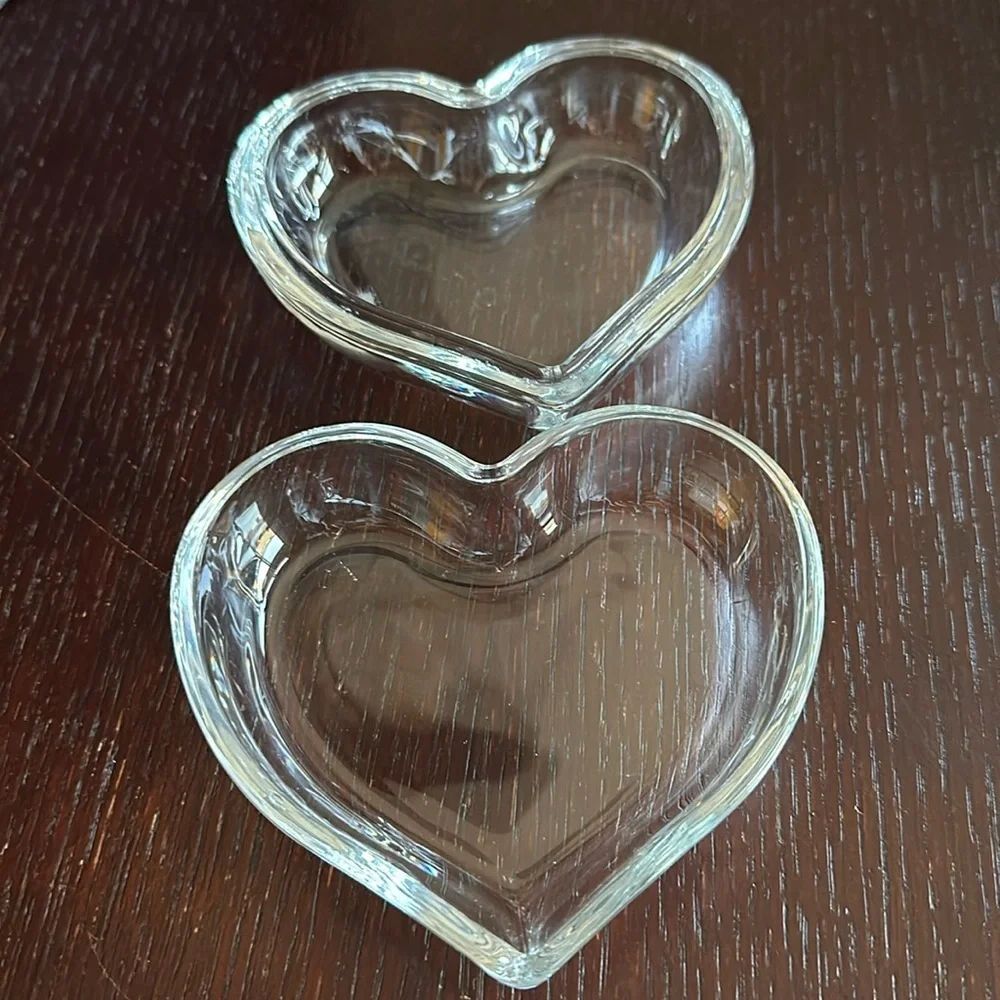 Valentine clear glass heart-shaped trinket box